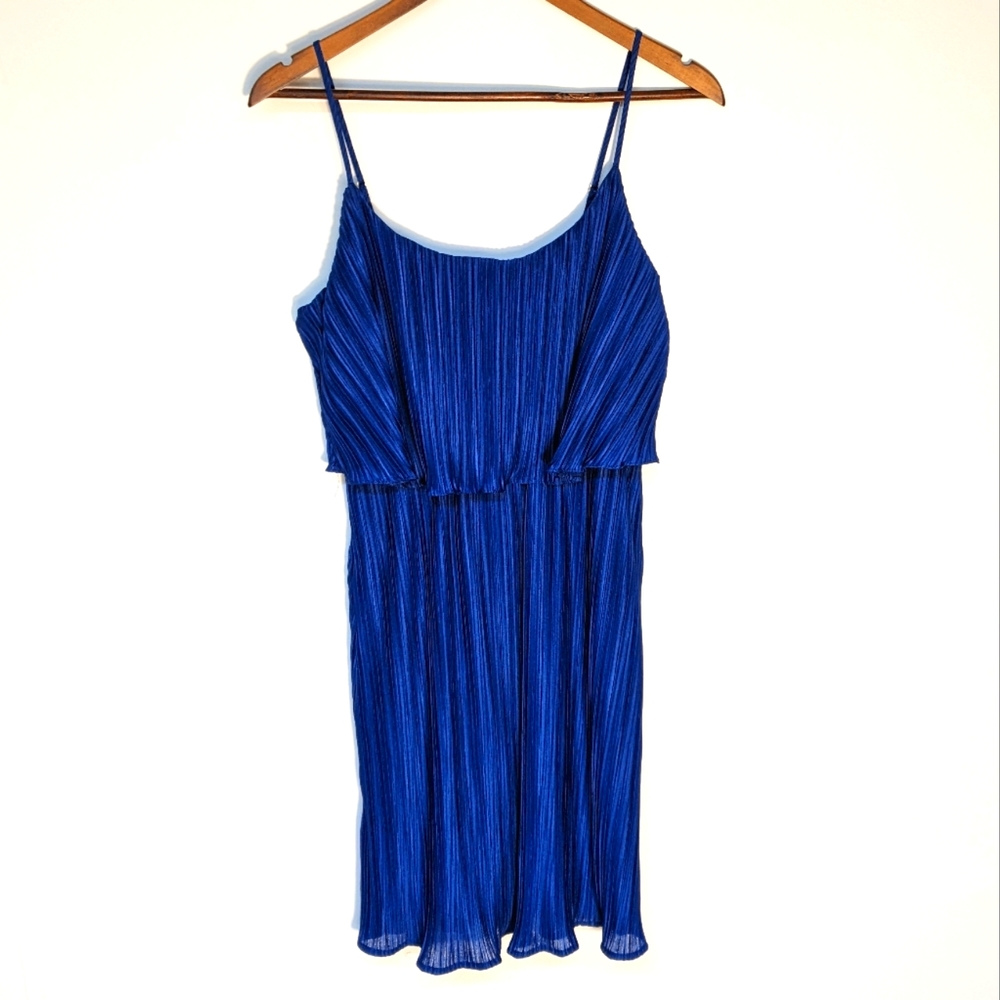 Gilli Blue Pleated Spaghetti Strap Cocktail Dress, M